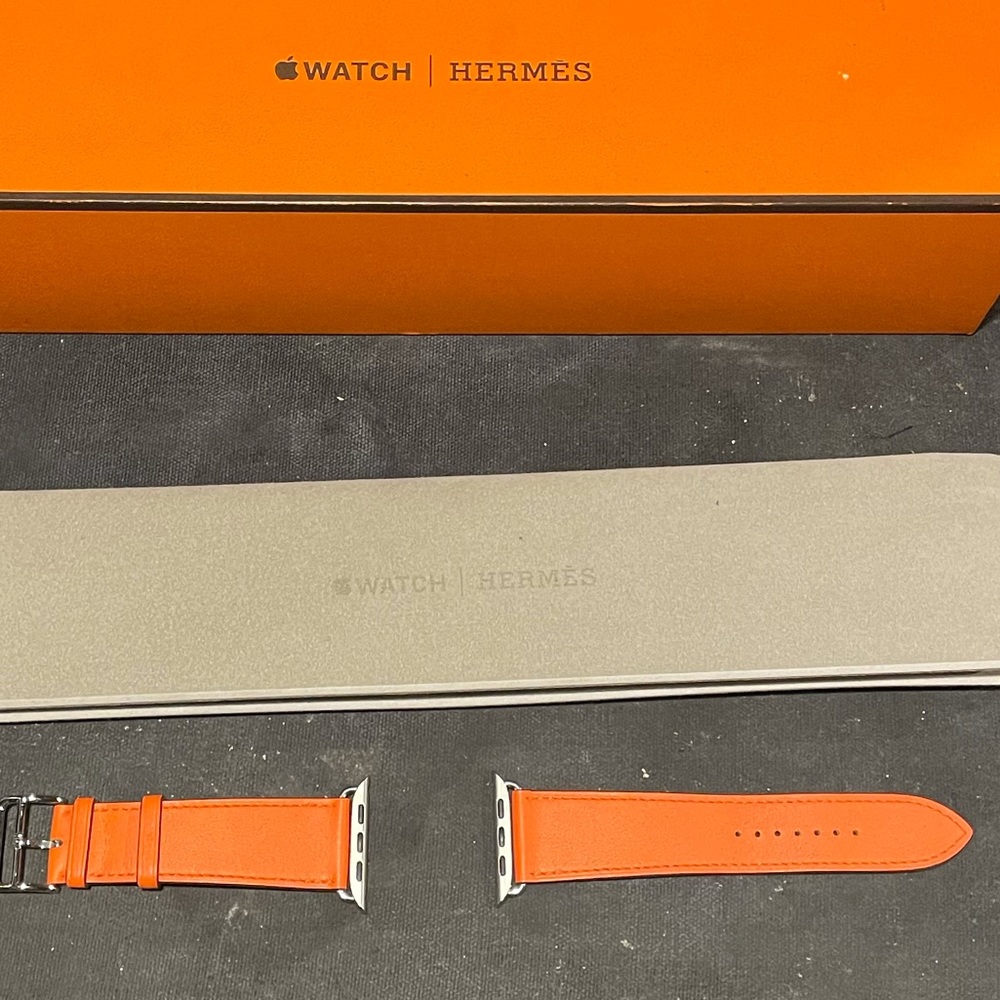 Series 5 Apple Watch Hermès Ed. Orange ST Band